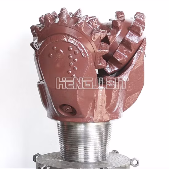 밀링 톱니와 스프레이형 테두리가 있는 중앙 구멍이 있는 14 3/4 트리콘 드릴